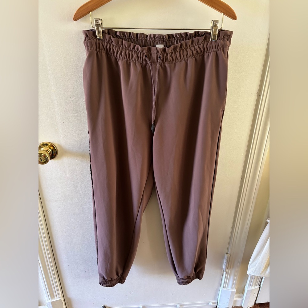 Athleta Metropolis Jogger in Primatwill, size 8